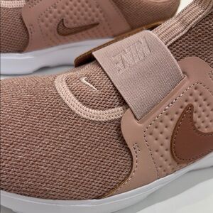 Nike AD comfort Pink Oxford Rose Pink Slip-On Sneakers